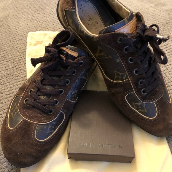 Louis Vuitton Sneakers - Picture 6 of 15